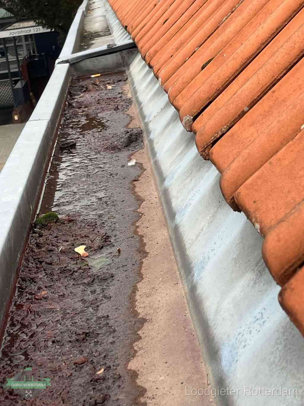Dakgoot repareren loodgieter Rotterdam
